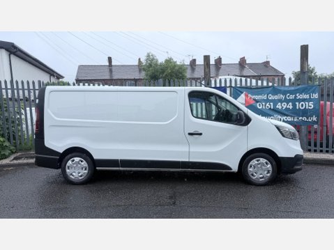 Renault Trafic 2.0 dCi Blue LL30 Business L2 H1 Euro 6 (s/s) 5dr 8