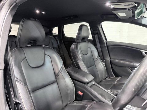 Volvo V40 2.0 D4 R-Design Pro Auto Euro 6 (s/s) 5dr 8