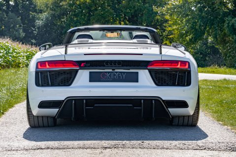 Audi R8 5.2 R8 Spyder Quattro V10 Semi-Auto 4WD 2dr 25
