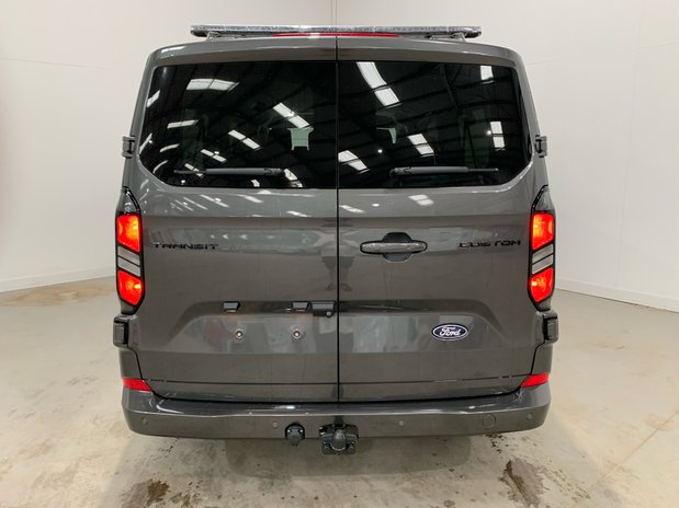 Ford Transit Custom 320LWB 9 Seat Kombi Titanium *new* 7