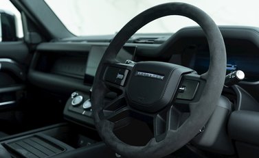 Land Rover Defender 110 V8 9