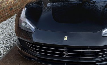 Ferrari GTC4 Lusso 23