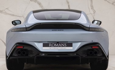 Aston Martin V8 Vantage 5