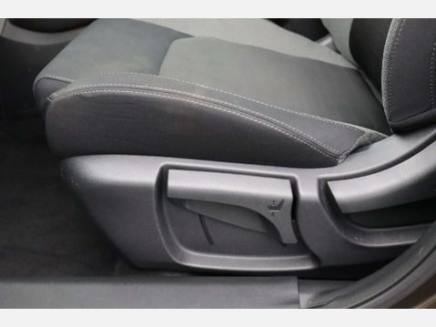 Nissan Qashqai 1.2 Qashqai N-Connecta DiG-T 5dr 31