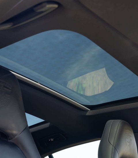 Porsche Panamera 4 E-Hybrid Platinum Edition 1