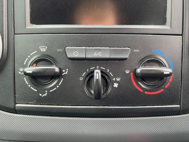 Peugeot Partner SWB L1H1 Low Roof Professional Air Con EURO 6 NO VAT 27