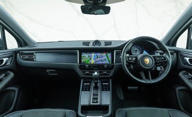 Porsche Macan GTS 19