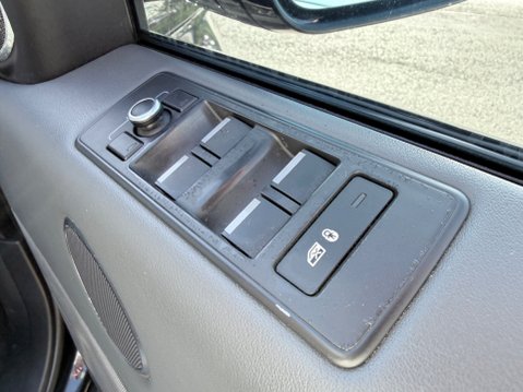 Land Rover Range Rover Sport 3.0 SDV6 HSE DYNAMIC 27