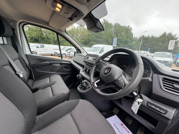 Renault Trafic LWB L2H1 Low Roof Business L130 EURO 6 15