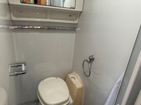 Auto-Trail Cheyenne 632 SE 4 BERTH FIAT DUCATO 2.8 TD LWB CHASSIS 21