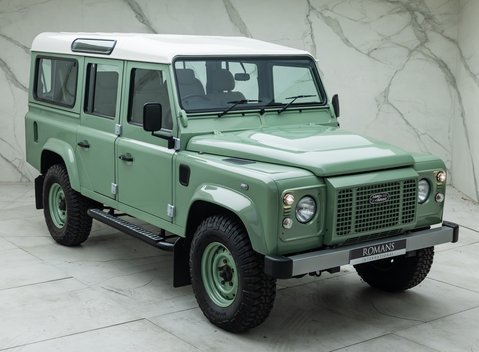 Land Rover Defender 110 HERITAGE 11