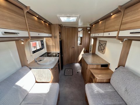 Bailey Pegasus Genoa GT70  16
