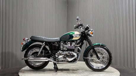 Triumph Bonneville 2004 ONLY 10K STUNNING MODERN CLASSIC NEW MOT 790CC 1