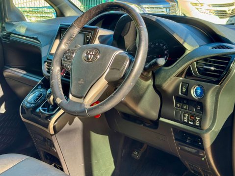 Toyota Esquire Hybrid 1.8 Hybrid Gi Edition 6