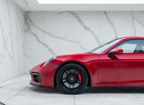 Porsche 911 Carrera 4 GTS (992) 35