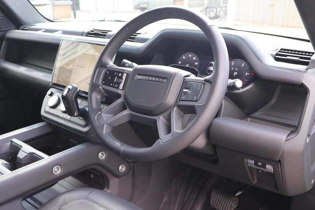 Land Rover Defender 110 2026 d350 HARD TOP X-DYNAMIC HSE world tour 3 edition  genuine rear seats 20