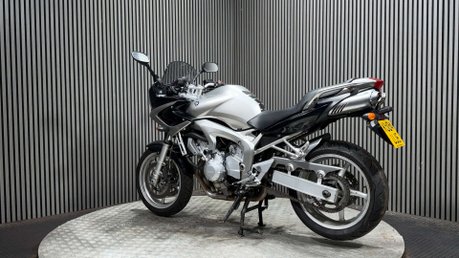 Yamaha FZ 2004 ONLY 22K GOOD RUNNING PROJECT BIKE 600CC 6