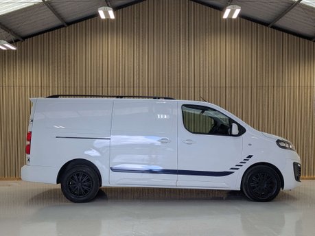 Vauxhall Vivaro 1.5 Vivaro 2900 Sportive S/S 13
