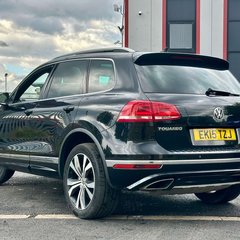Volkswagen Touareg 3.0 TDI V6 BlueMotion Tech R-Line SUV 5dr Diesel Tiptronic 4WD Euro 6 (s/s) 6