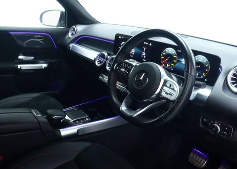 Mercedes-Benz GLB 1.3 GLB200 AMG Line (Premium) SUV 5dr Petrol 7G-DCT Euro 6 (s/s) (163 ps) 43