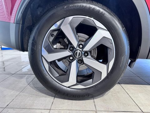 Nissan Qashqai 1.3 DIG-T MHEV N-Connecta XTRON Euro 6 (s/s) 5dr 34