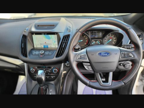 Ford Kuga ST-LINE X 28