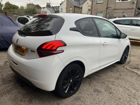 Peugeot 208 1.2 PureTech Black Edition Hatchback 3dr Petrol Manual Euro 6 7