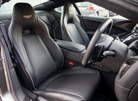 Aston Martin Vanquish S 12