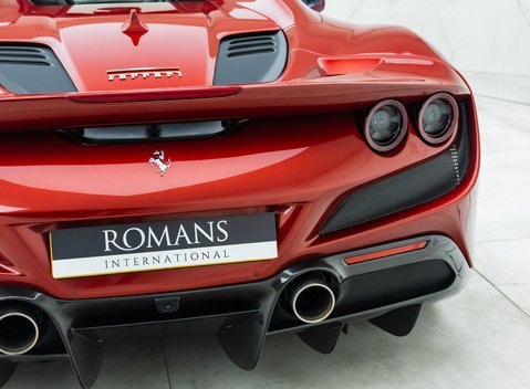 Ferrari F8 Spider 29