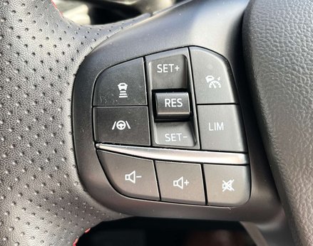 Ford Kuga 2.5 Kuga ST-Line X Edition HEV CVT 5dr 64