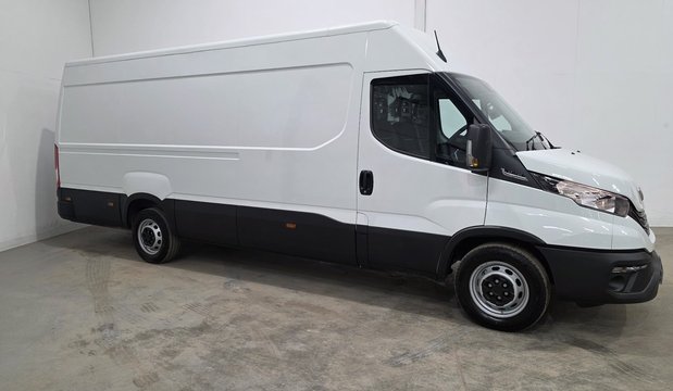 Iveco Daily 2.3 35S14A8 High Roof Comfort Van 4100 WB Hi-Matic 