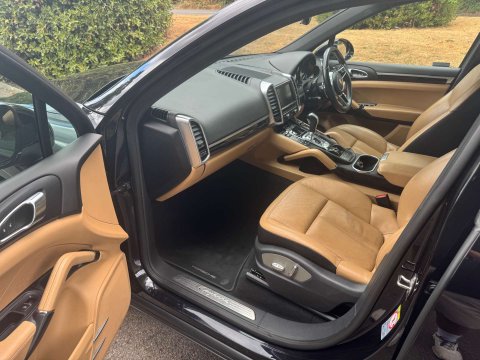 Porsche Cayenne 3.0 Cayenne V6 D Tiptronic S 4WD 5dr 12