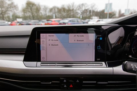 Volkswagen Golf LIFE TSI 29