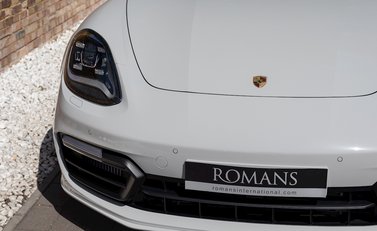 Porsche Panamera Turbo Sport Turismo 25