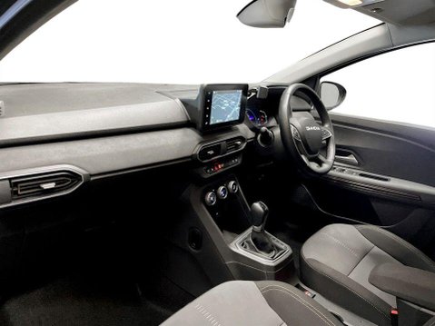 Dacia Jogger 1.6 Hybrid EXTREME MPV 5dr Petrol Hybrid Auto Euro 6 (s/s) (140 ps) Cruise 15