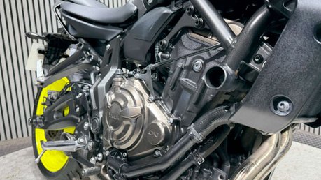 Yamaha MT-07 MT07 2018 ONLY 7K 1 OWNER FULL AKRAPOVIC LONG MOT 700CC 38