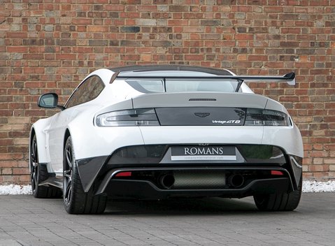 Aston Martin Vantage GT8 3
