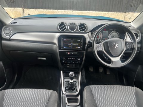 Suzuki Vitara SZ-T BOOSTERJET MHEV 10