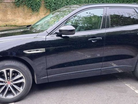 Jaguar F-Pace 2.0 F-PACE R-Sport AWD D Auto 4WD 5dr 3