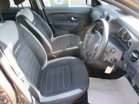 Dacia Sandero Stepway 0.9 TCe Essential Euro 6 (s/s) 5dr 22
