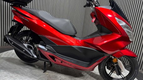 Honda PCX WW PCX 125 2016 ONLY 13K 1 OWNER LONG MOT WARRANTY 125CC 18