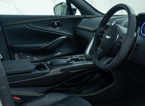 Aston Martin DBX 707 13