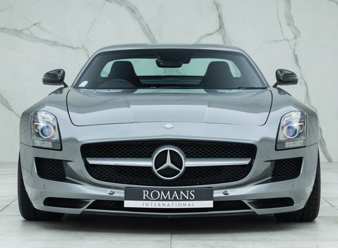 Mercedes-Benz SLS AMG 28