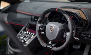 Lamborghini Aventador SV LP750-4 Roadster 13