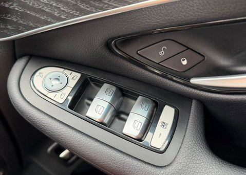 Mercedes-Benz GLC 2.1 GLC220d Sport (Premium Plus) SUV 5dr Diesel G-Tronic 27