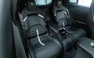 Ferrari Purosangue 18