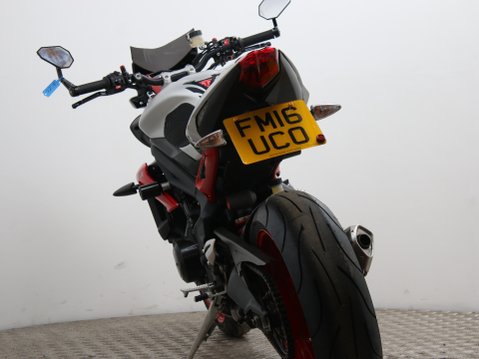 Triumph Street Triple STREET TRIPLE RX 675 2