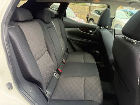 Nissan Qashqai 1.2 DIG-T Acenta Premium SUV 5dr Petrol Manual 2WD 26