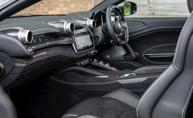 Ferrari GTC4 Lusso T 15