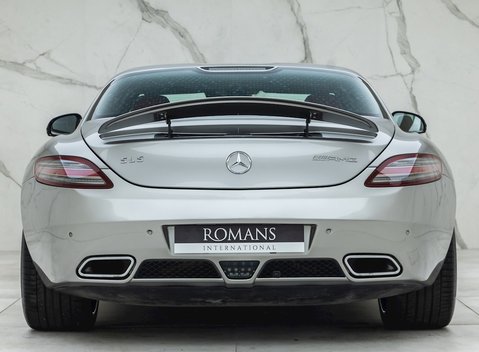 Mercedes-Benz SLS AMG 5